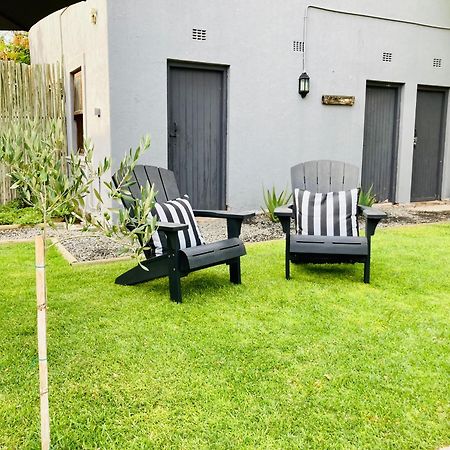 The Merino Guest House Beaufort West Extérieur photo