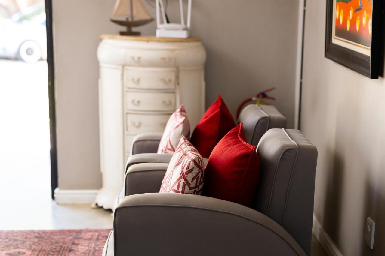 The Merino Guest House Beaufort West Extérieur photo