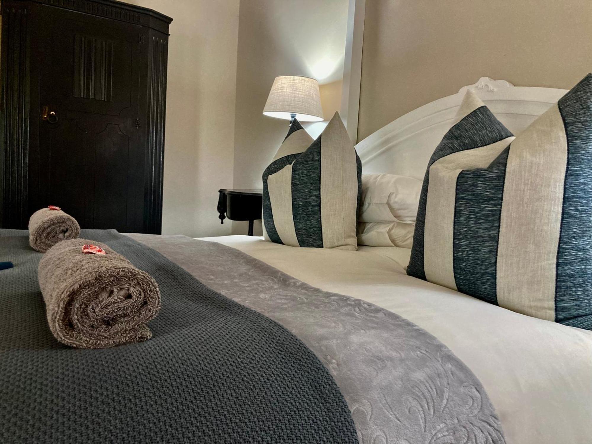 The Merino Guest House Beaufort West Extérieur photo